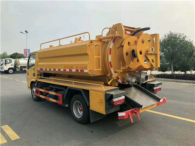 国六东风多利卡6方清洗吸污车电源车 高效环卫与应急供电的完美结合